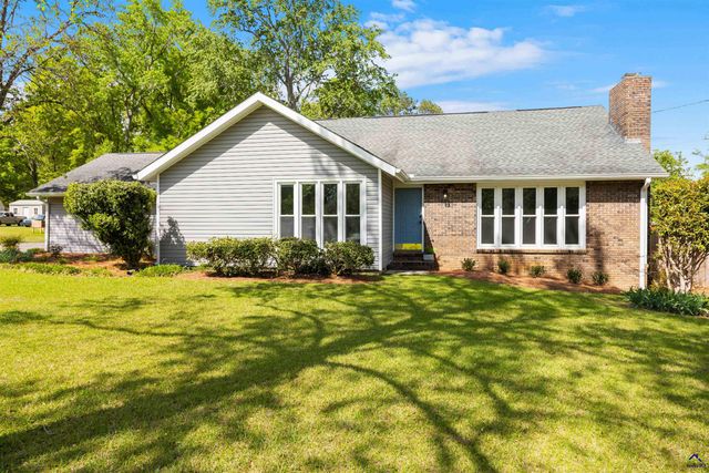 105 Surrey Place, Perry, GA 31069