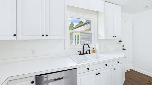 105 Surrey Place, Perry, GA 31069