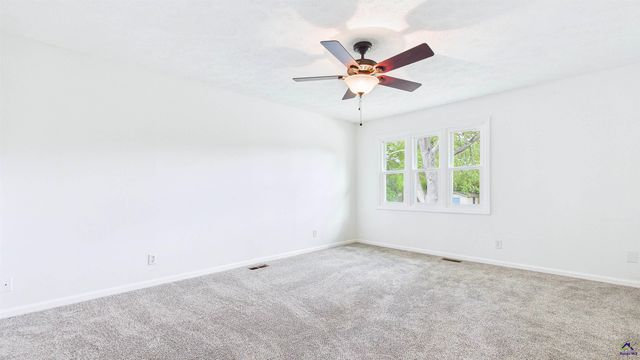 105 Surrey Place, Perry, GA 31069
