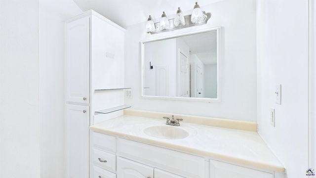105 Surrey Place, Perry, GA 31069