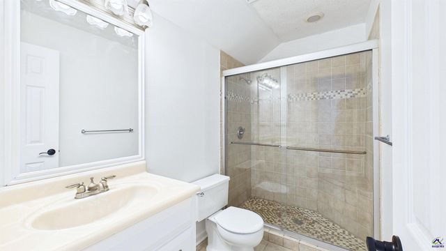 105 Surrey Place, Perry, GA 31069