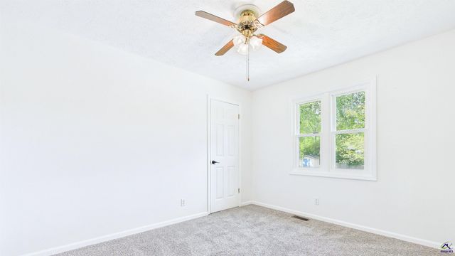 105 Surrey Place, Perry, GA 31069