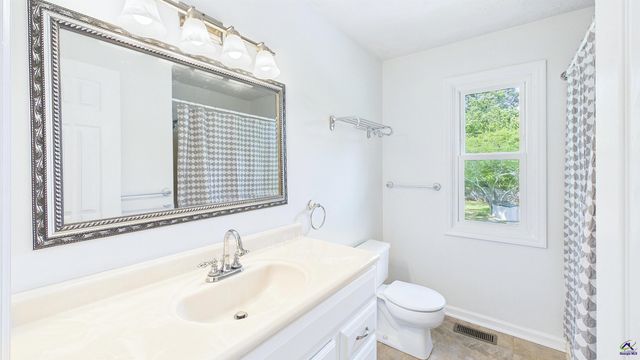 105 Surrey Place, Perry, GA 31069