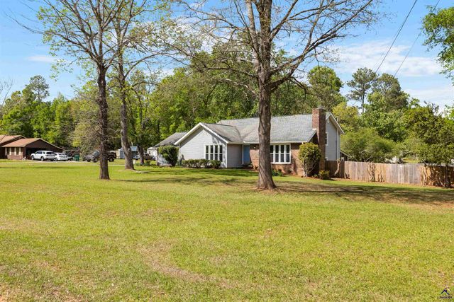 105 Surrey Place, Perry, GA 31069