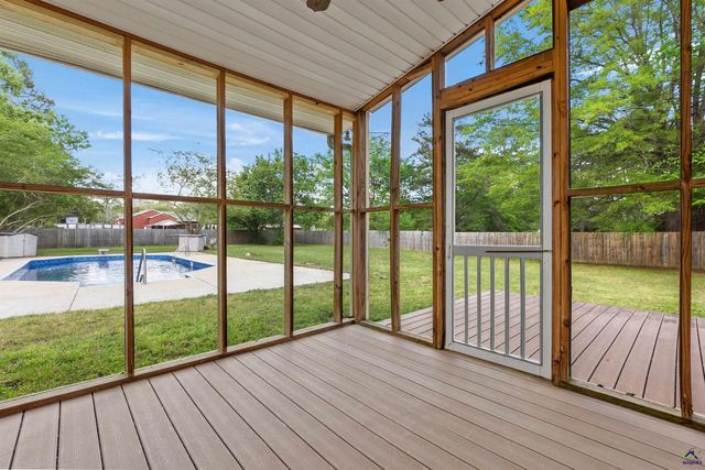 105 Surrey Place, Perry, GA 31069