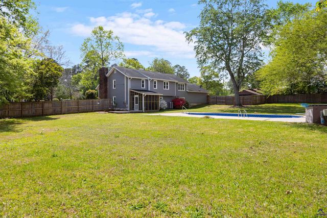 105 Surrey Place, Perry, GA 31069