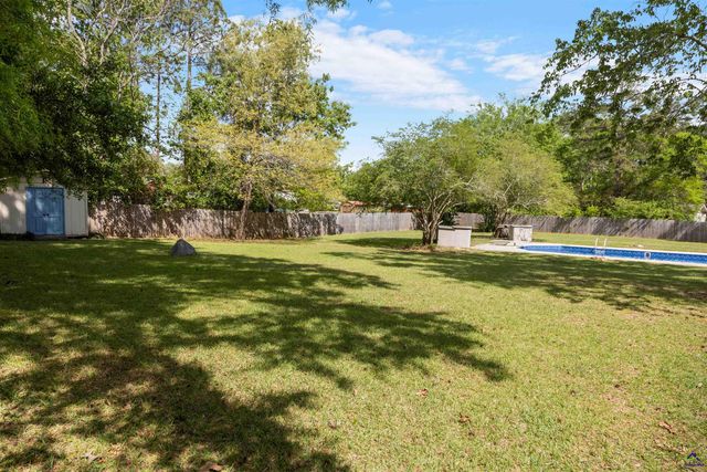 105 Surrey Place, Perry, GA 31069