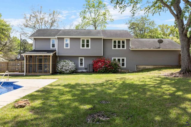 105 Surrey Place, Perry, GA 31069