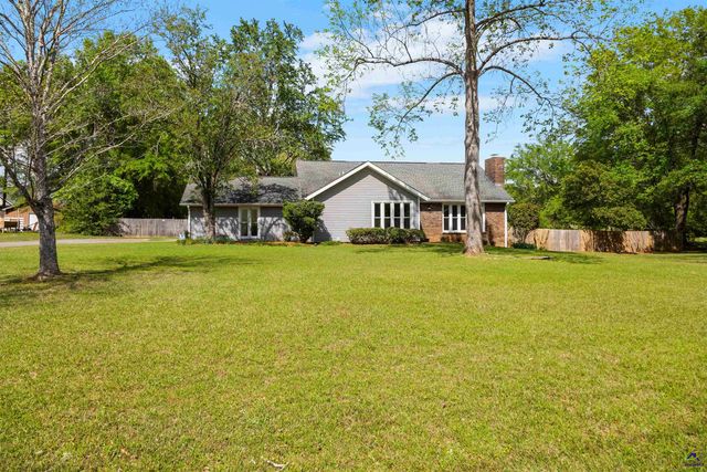 105 Surrey Place, Perry, GA 31069
