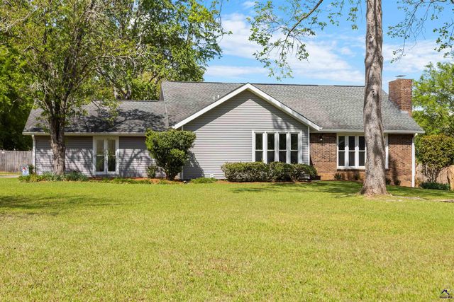 105 Surrey Place, Perry, GA 31069