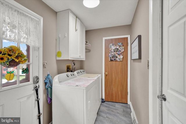 213 LARTRY DR, Red Lion, PA 17356