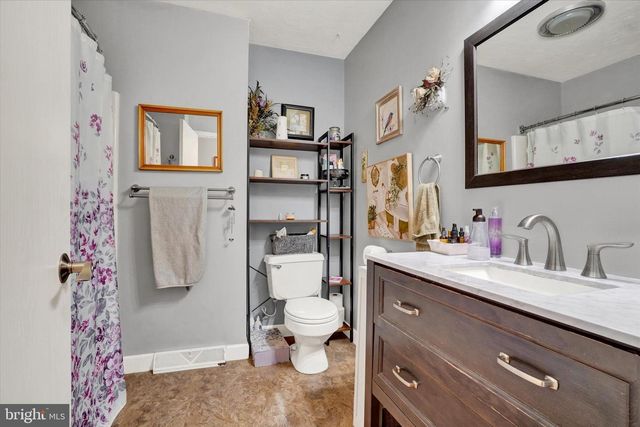 213 LARTRY DR, Red Lion, PA 17356