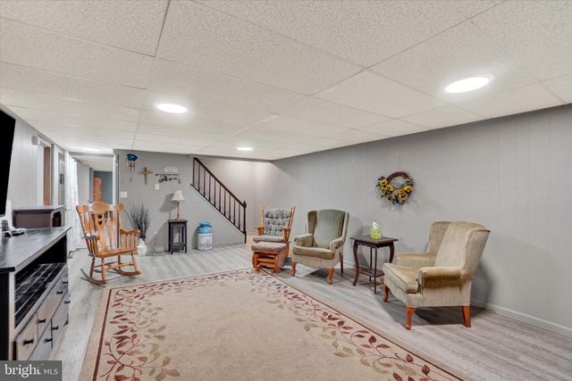 213 LARTRY DR, Red Lion, PA 17356