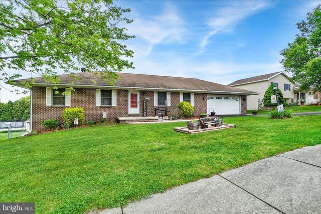 213 LARTRY DR, Red Lion, PA 17356