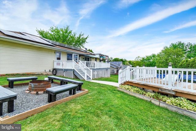 213 LARTRY DR, Red Lion, PA 17356