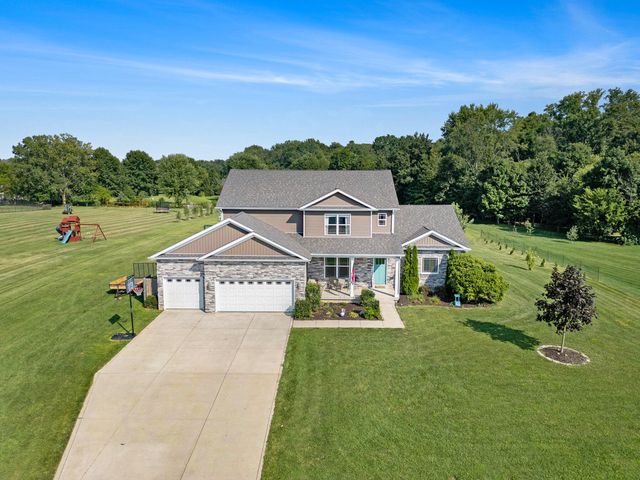 877 Farmview Drive, Valparaiso, IN 46383
