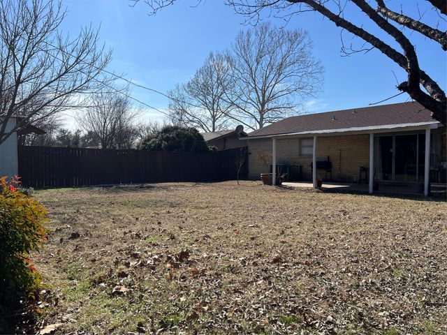 1207 Mars Drive, Cedar Hill, TX 75104