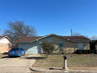 1207 Mars Drive, Cedar Hill, TX 75104