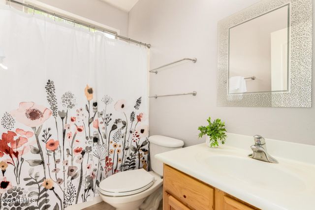 131 W ROADRUNNER Drive, Chandler, AZ 85286