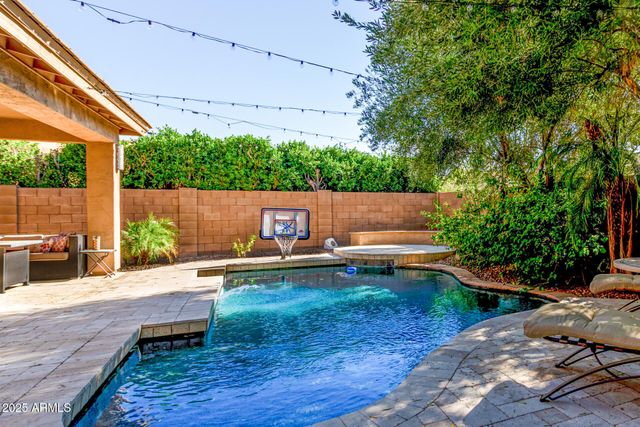 131 W ROADRUNNER Drive, Chandler, AZ 85286