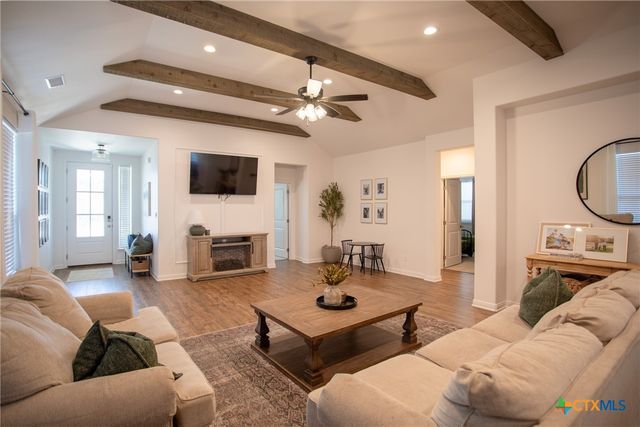 407 Brushy Creek, Victoria, TX 77904