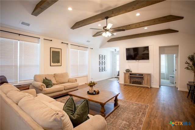 407 Brushy Creek, Victoria, TX 77904