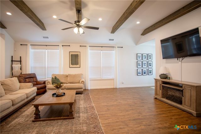 407 Brushy Creek, Victoria, TX 77904