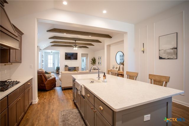 407 Brushy Creek, Victoria, TX 77904