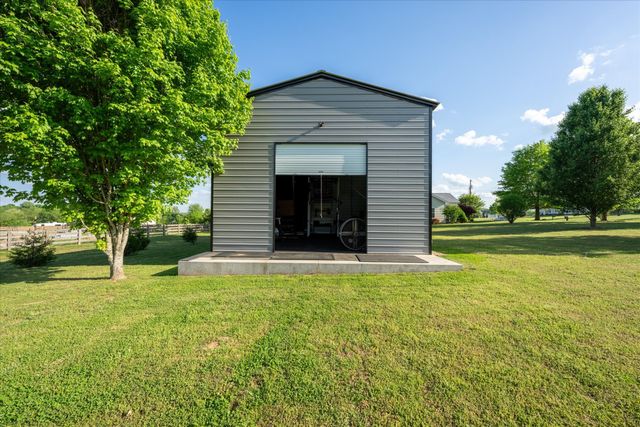 2108 Buckskin Ct, Spring Hill, TN 37174