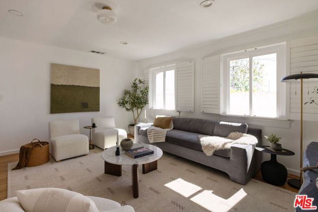 2130 El Sereno Avenue, Altadena, CA 91001