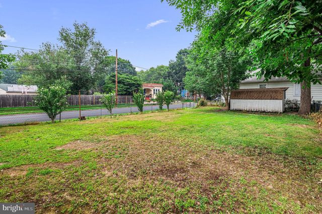 298 HARPER AVE, Morrisville, PA 19067