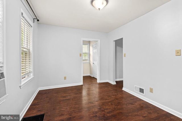 298 HARPER AVE, Morrisville, PA 19067