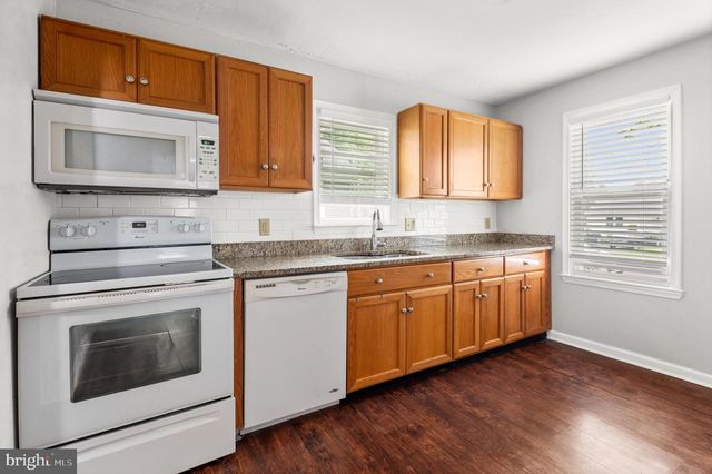 298 HARPER AVE, Morrisville, PA 19067