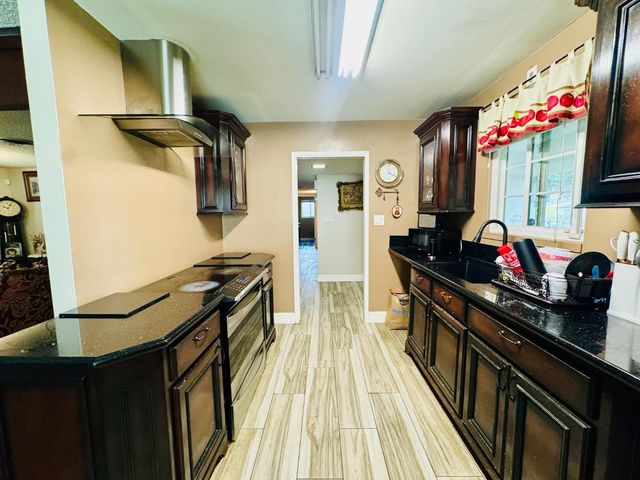 2415 Bladen Street, Bakersfield, CA 93309