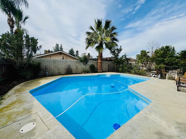 2415 Bladen Street, Bakersfield, CA 93309