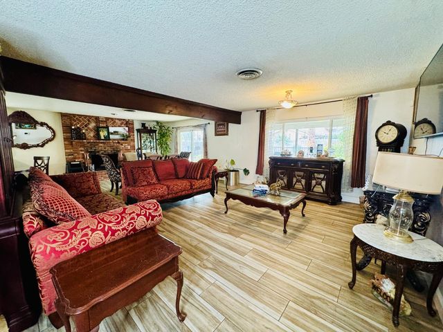 2415 Bladen Street, Bakersfield, CA 93309