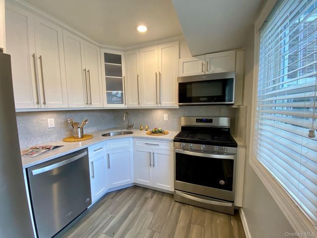 305 Terrace Road T07305, Bayport, NY 11705