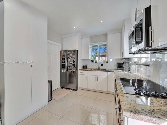 12015 NE 7th Avenue, Biscayne Park, FL 33161