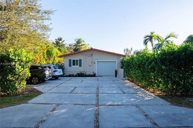 12015 NE 7th Avenue, Biscayne Park, FL 33161