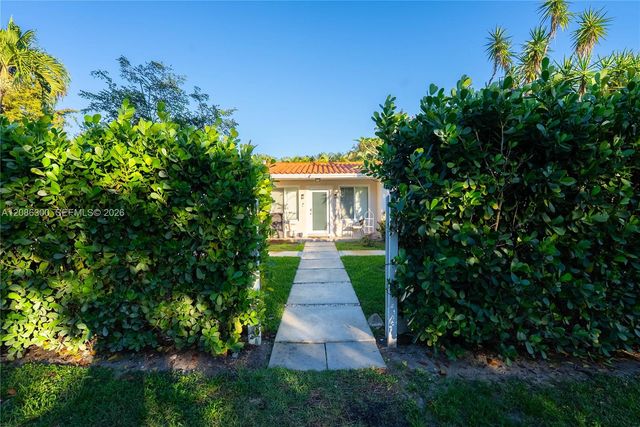 12015 NE 7th Avenue, Biscayne Park, FL 33161