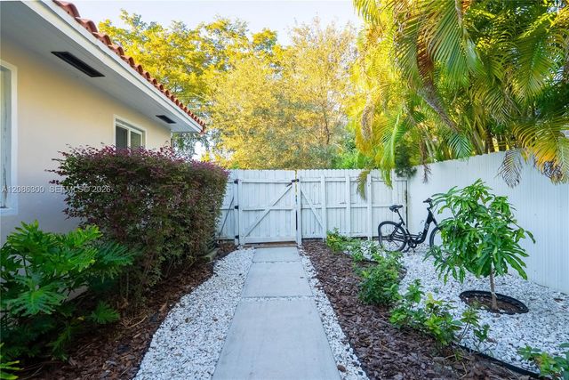 12015 NE 7th Avenue, Biscayne Park, FL 33161