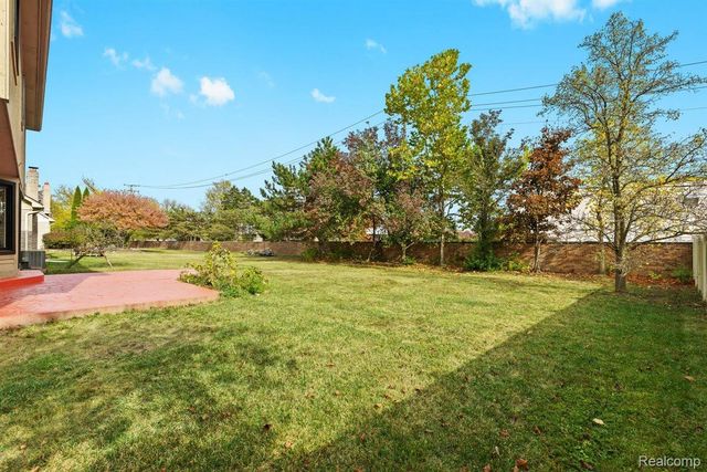 44808 Rivergate Drive, Clinton Charter Township, MI 48038