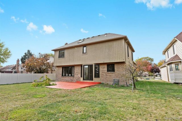 44808 Rivergate Drive, Clinton Charter Township, MI 48038