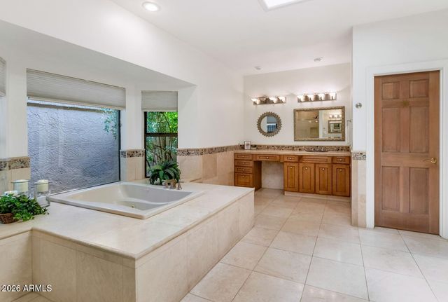 14810 N 15TH Avenue, Phoenix, AZ 85023