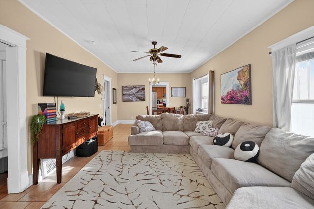 2515 Des Moines Street, Des Moines, IA 50317