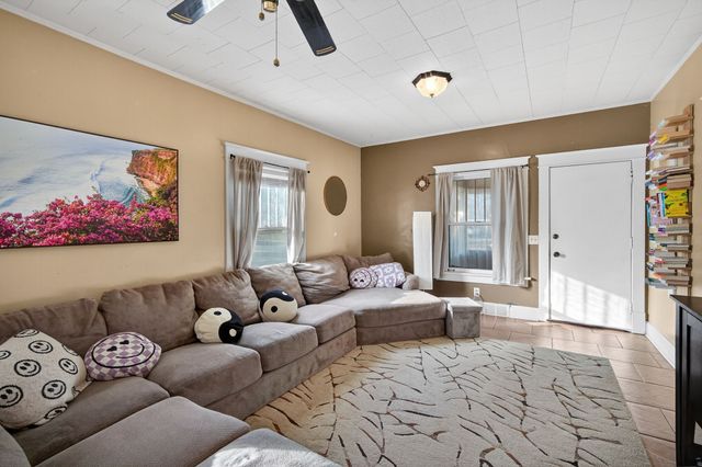 2515 Des Moines Street, Des Moines, IA 50317