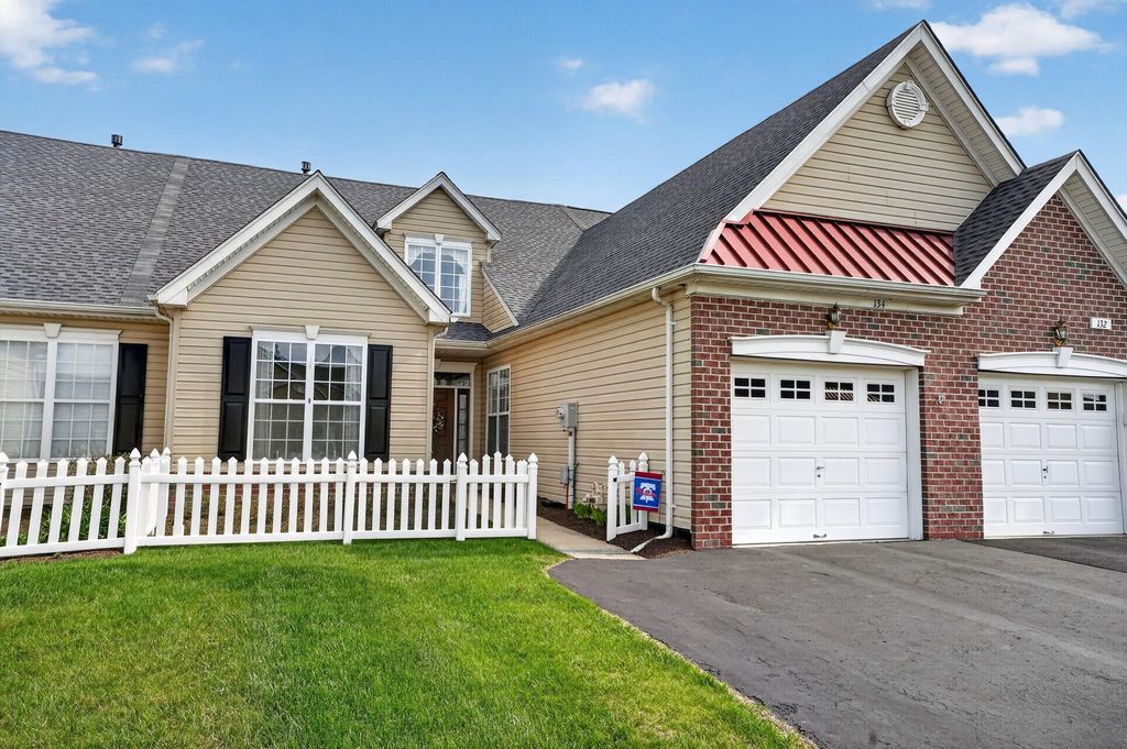 134 DEVONSHIRE WAY, Sellersville, PA 18960
