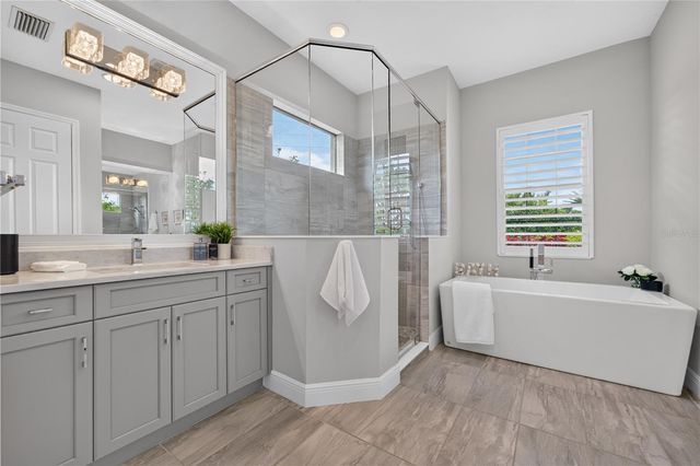 8276 LARKSPUR CIRCLE, Sarasota, FL 34241