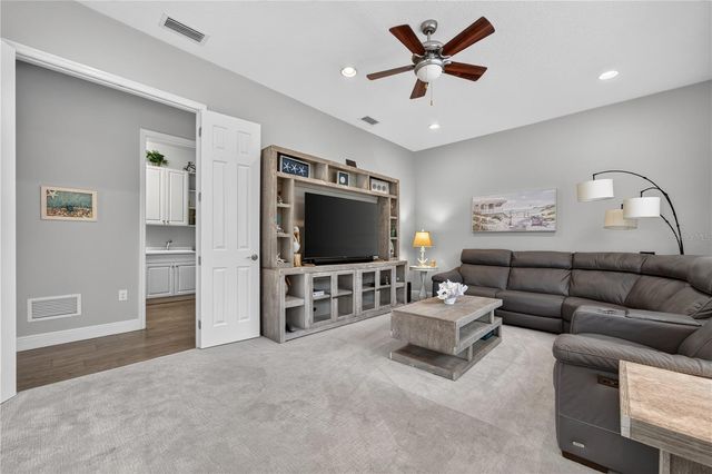 8276 LARKSPUR CIRCLE, Sarasota, FL 34241
