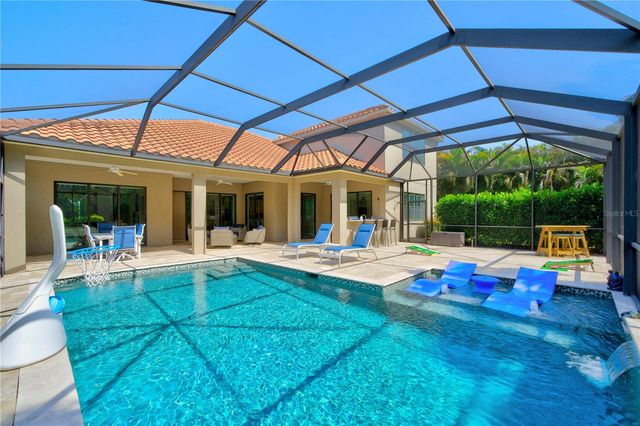 8276 LARKSPUR CIRCLE, Sarasota, FL 34241